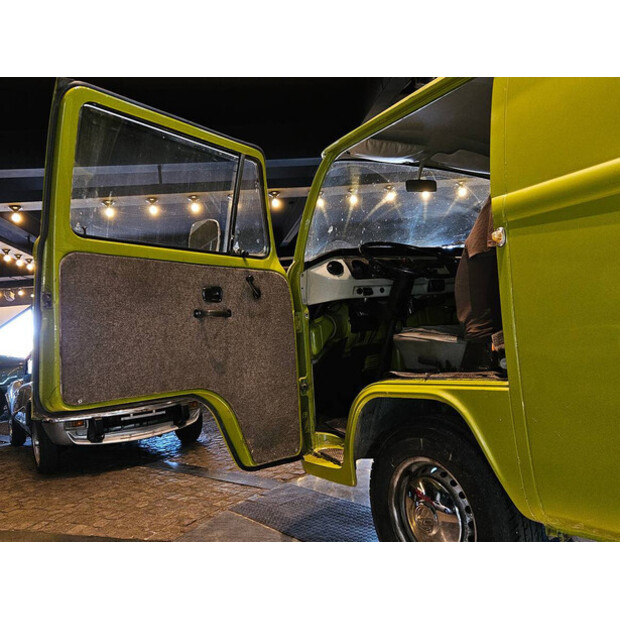 1976 Volkswagen T2I-42492815