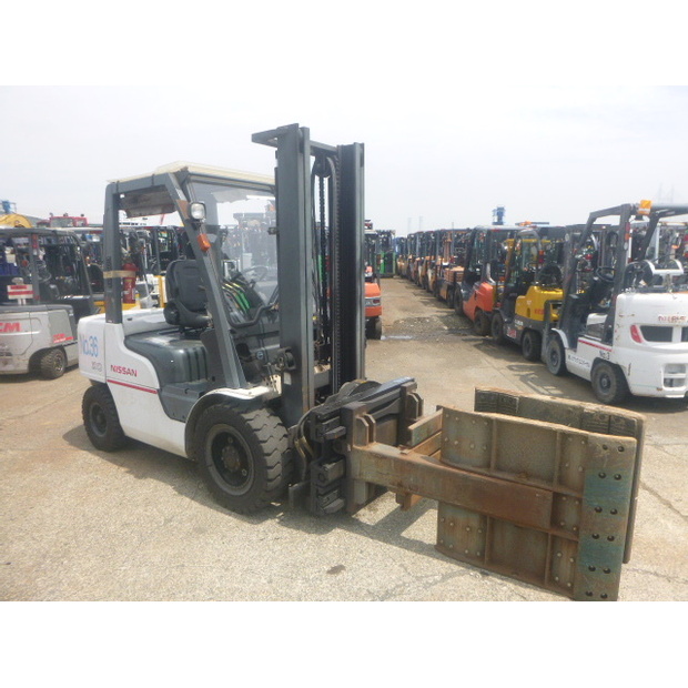 2010 نيسان YG1F2A30-42493039