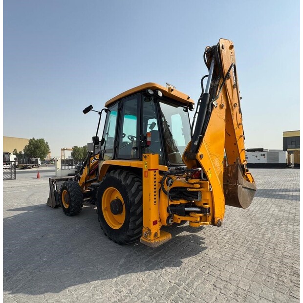 2024 JCB 3DX-42493463