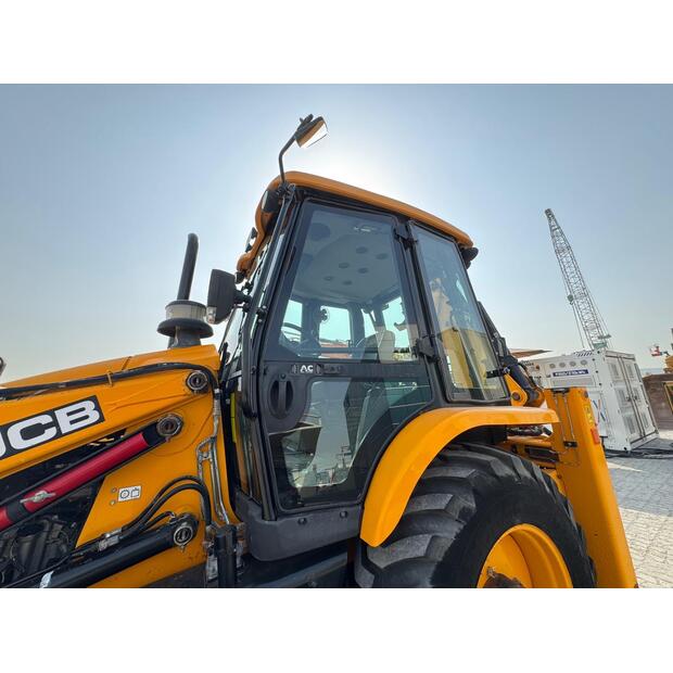 2024 JCB 3DX-42493466