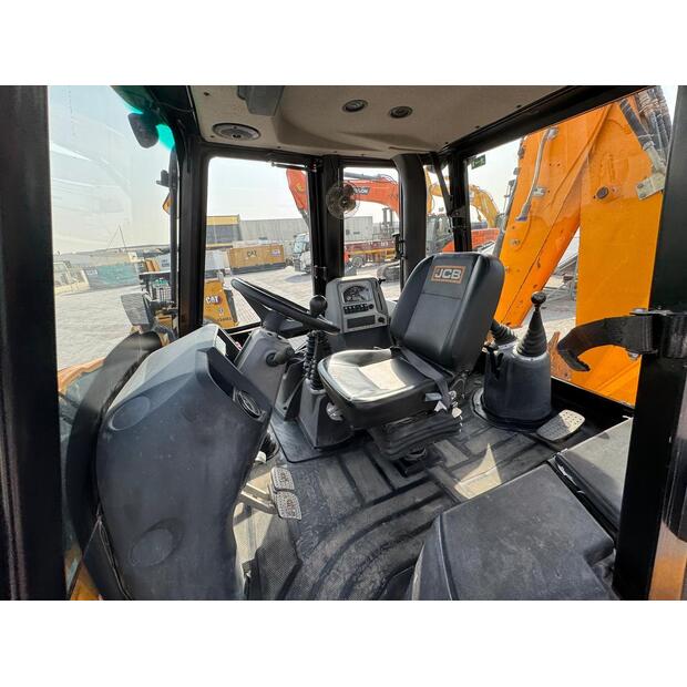 2024 JCB 3DX-42493468