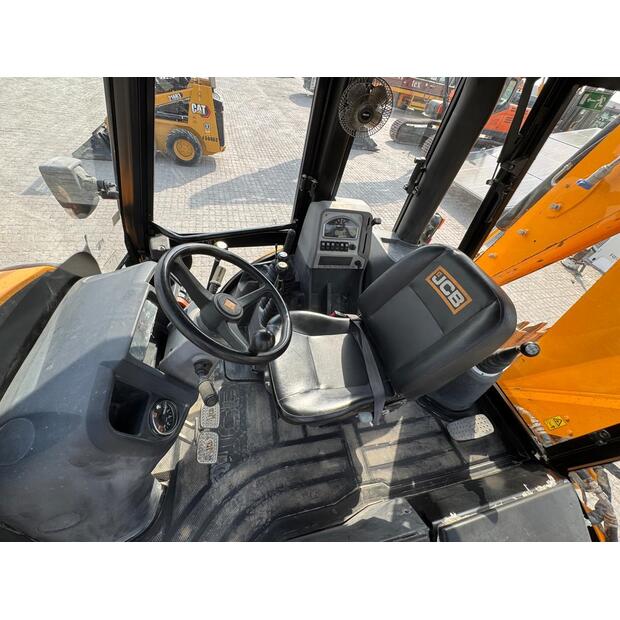 2024 JCB 3DX-42493469