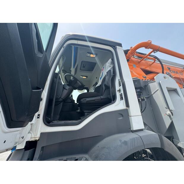 2022 Mercedes-Benz K42L-42493480