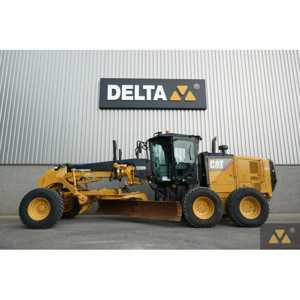 2018 Caterpillar 120M2-42493900