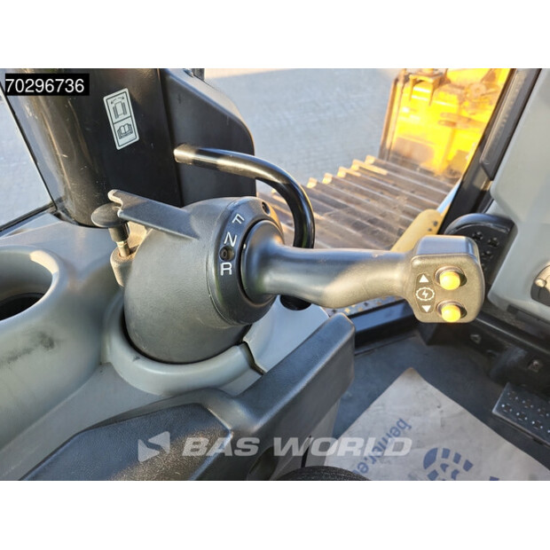 2011 Caterpillar D6N LGP-42496564