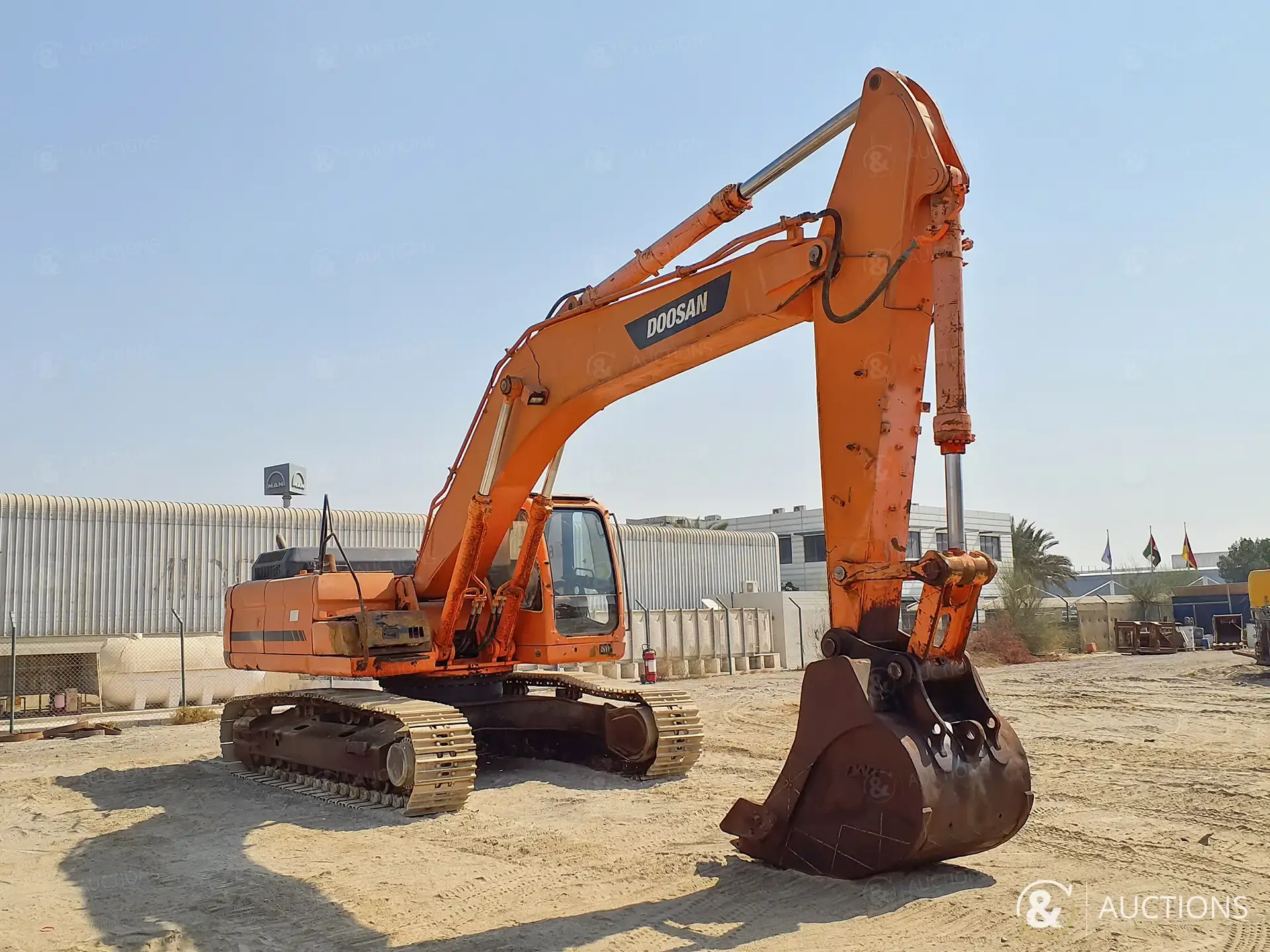 صورة ل معدات التعدين 2012 دووسان DX340LC