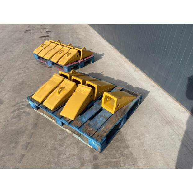 2025 Caterpillar 365-42518429