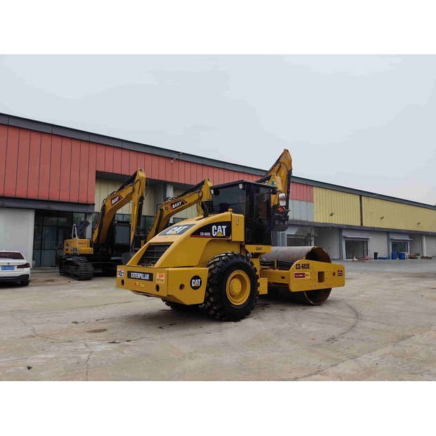 2021 Caterpillar CS683E-42521866