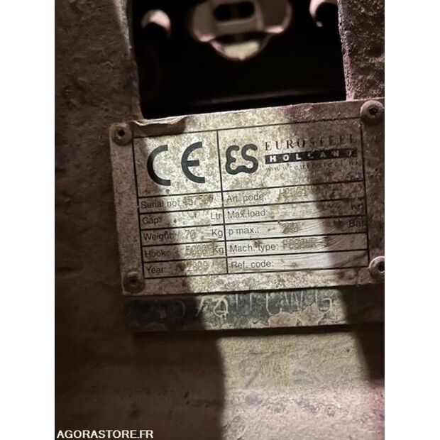 2009 فيراكتيرت-42537105