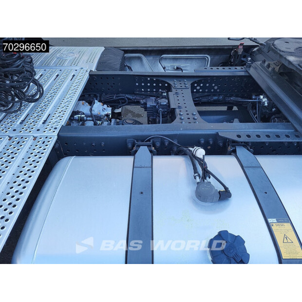 2021 Mercedes-Benz Actros 1848-42538104