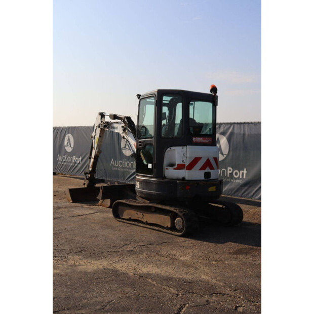 2015 بوبكات E26-42542472