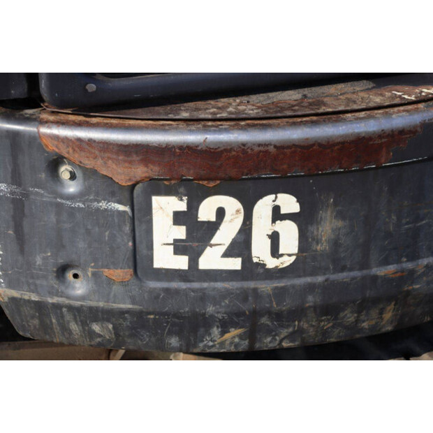 2015 بوبكات E26-42542494