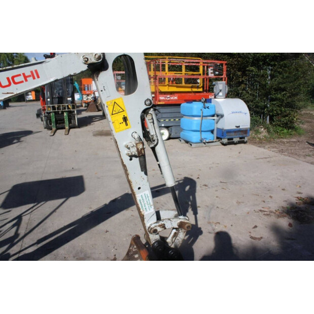 2017 TAKEUCHI TB216-42543092
