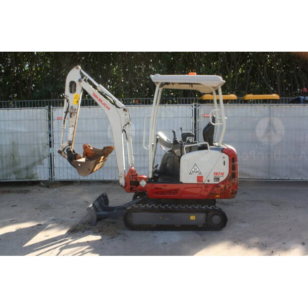 2017 TAKEUCHI TB216-42543098