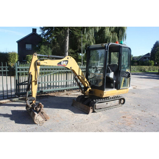 2011 Caterpillar 301.6C-42543170
