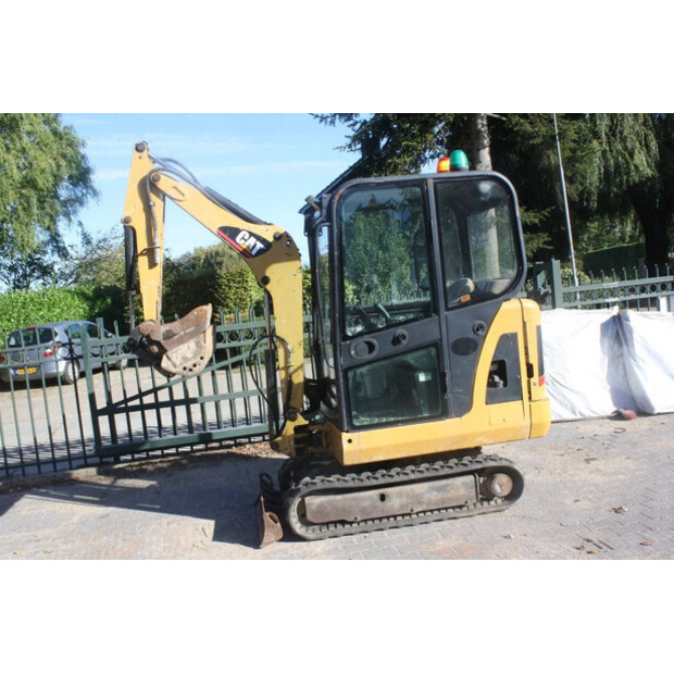 2011 Caterpillar 301.6C-42543172