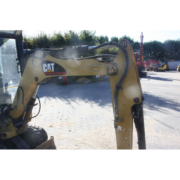 2011 Caterpillar 301.6C-42543177
