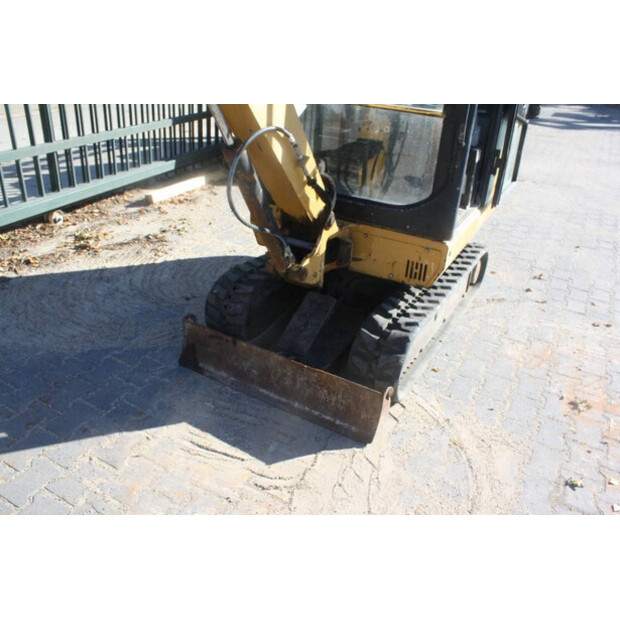 2011 Caterpillar 301.6C-42543178