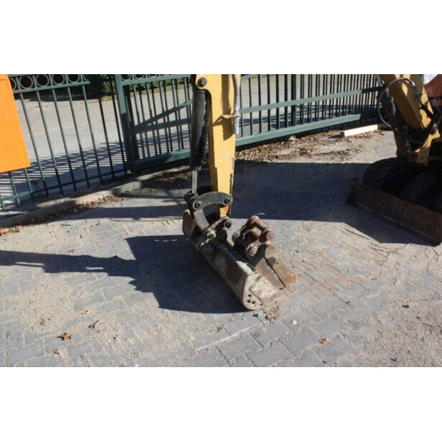 2011 Caterpillar 301.6C-42543180