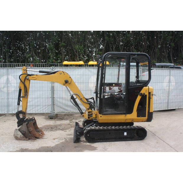 2015 Caterpillar 301.8C-42543236
