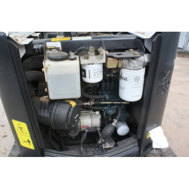 2010 بوبكات E08-42543322