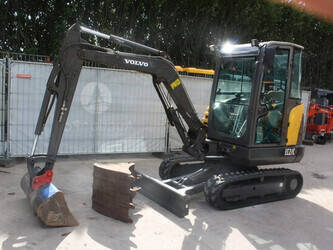 Image for TRACKED EXCAVATORS 2015 Volvo EC27C