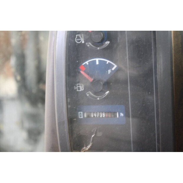 2015 فولفو EC27C-42543366