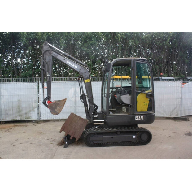 2015 فولفو EC27C-42543368