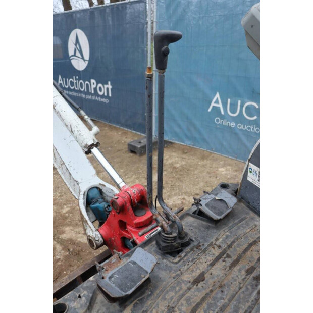 2013 TAKEUCHI TB215R-42543679