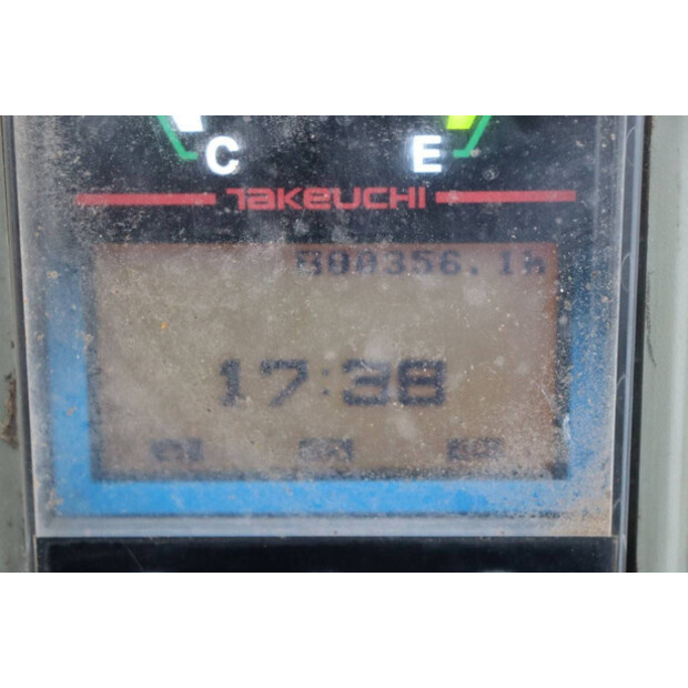 2013 TAKEUCHI TB215R-42543680