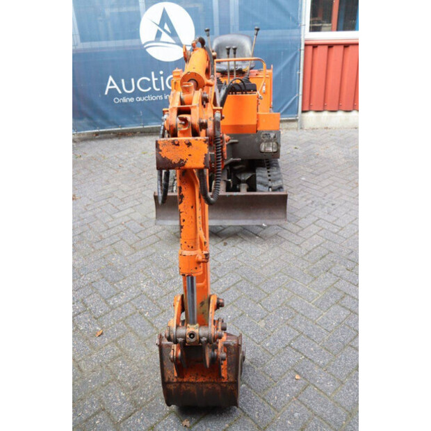 TAKEUCHI TB080-42544270