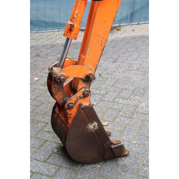 TAKEUCHI TB080-42544272