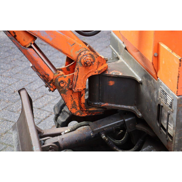 TAKEUCHI TB080-42544278