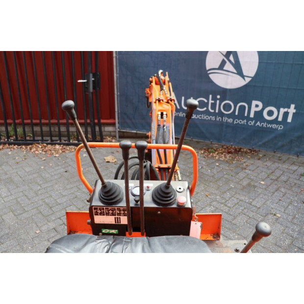 TAKEUCHI TB080-42544287