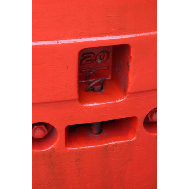 NYK FB20-42546229