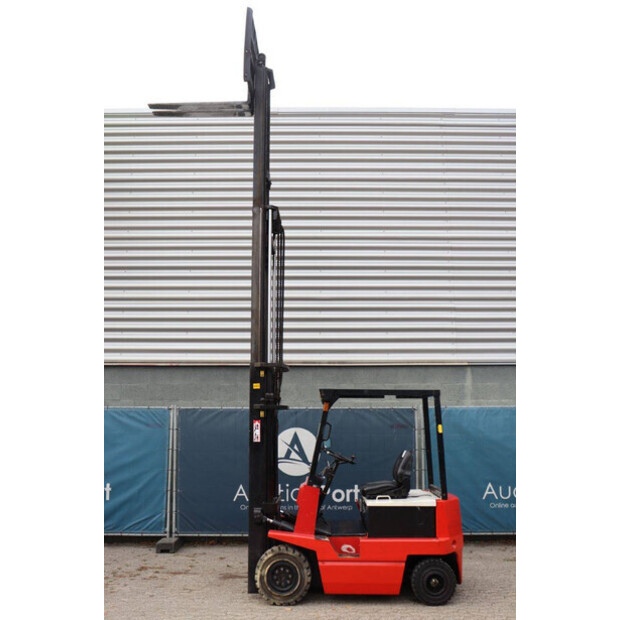 NYK FB20-42546243