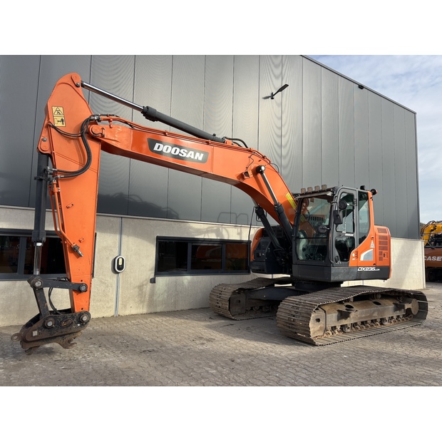 2017 Doosan DX235LCR-5-42546897