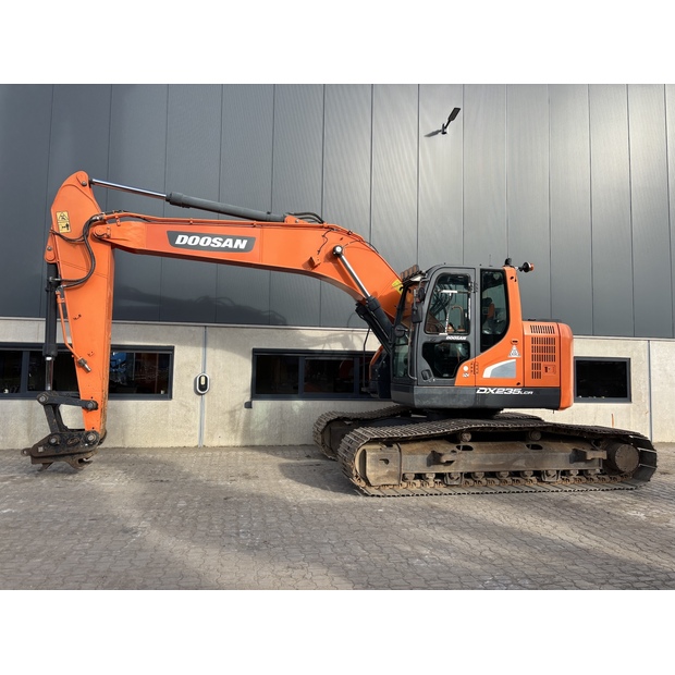2017 Doosan DX235LCR-5-42546898