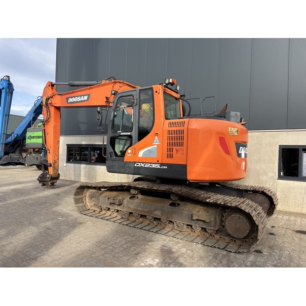 2017 Doosan DX235LCR-5-42546899