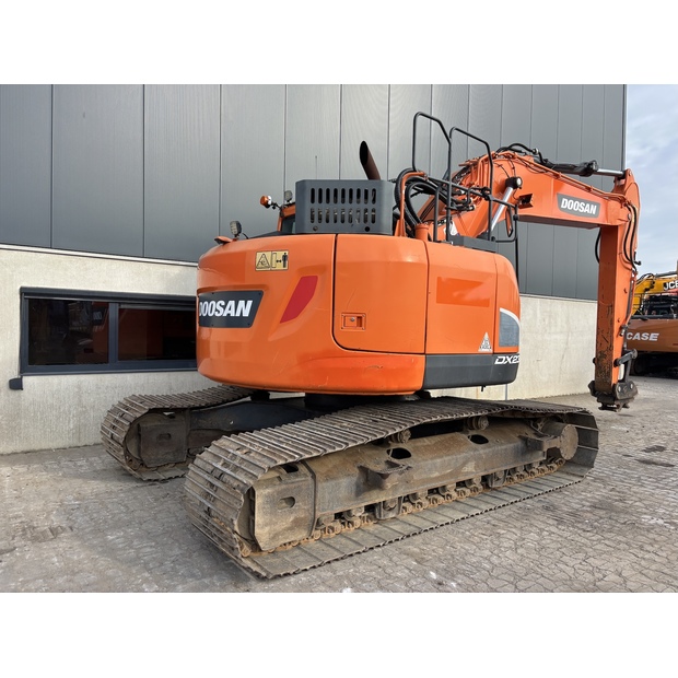 2017 Doosan DX235LCR-5-42546901