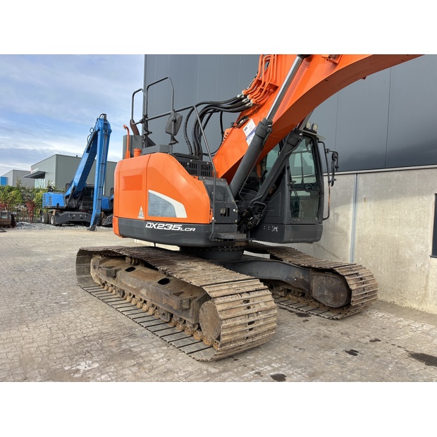 2017 Doosan DX235LCR-5-42546904