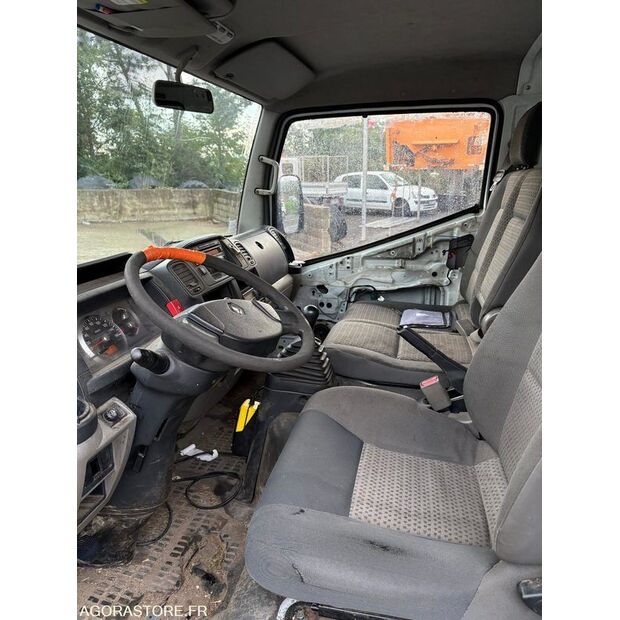 2012 Renault Maxity-42548400