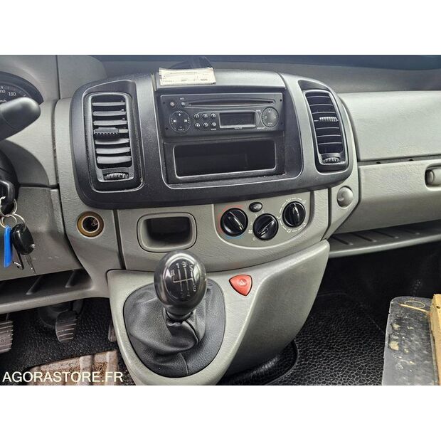 2006 رينو Trafic-42549087