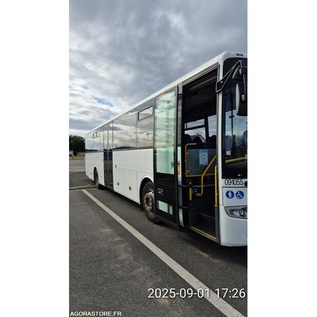 Mercedes-Benz INTOURO-42549524