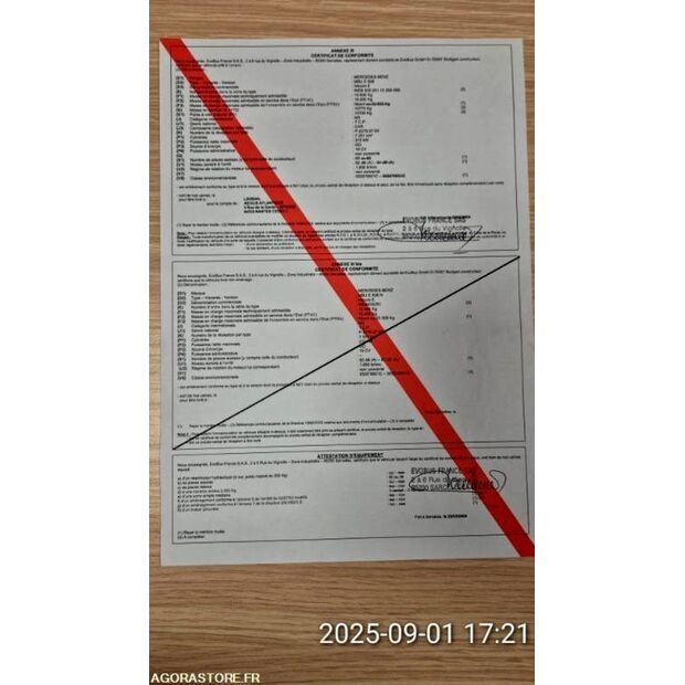 Mercedes-Benz INTOURO-42549535