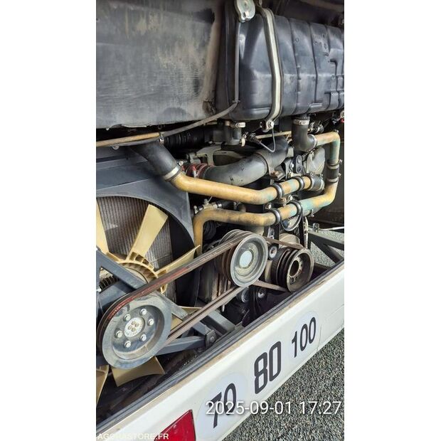 Mercedes-Benz INTOURO-42549539