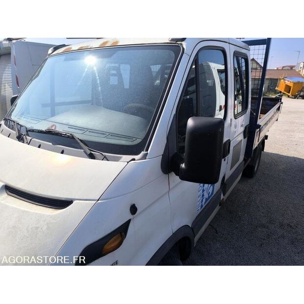 2004 ايفكو 35C12-42549649