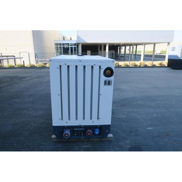 2023 Perkins 403A-15G1-42550284