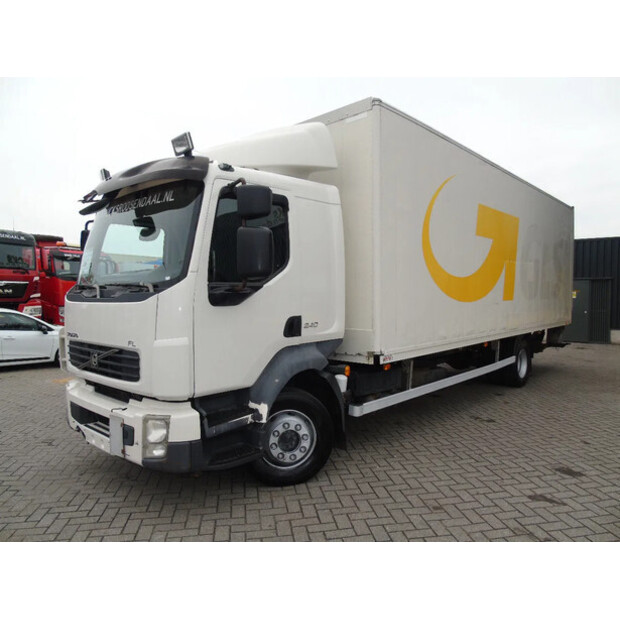 2011 Volvo FL 240-42552330
