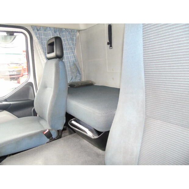 2011 Volvo FL 240-42552336